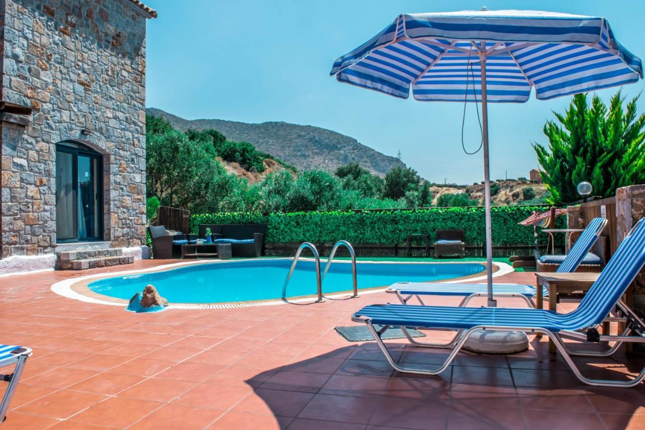 Niriides Old Listing Villa