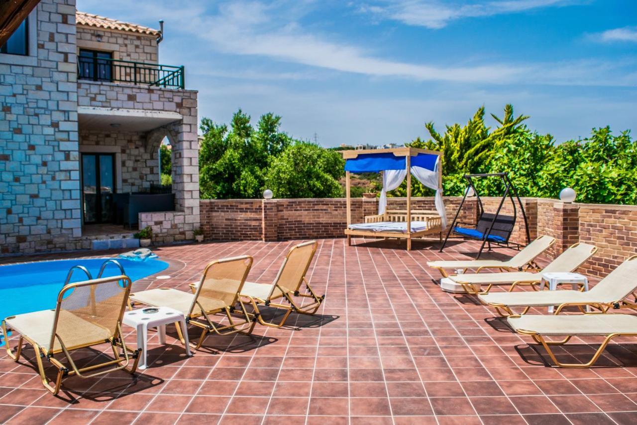 Niriides Old Listing Villa