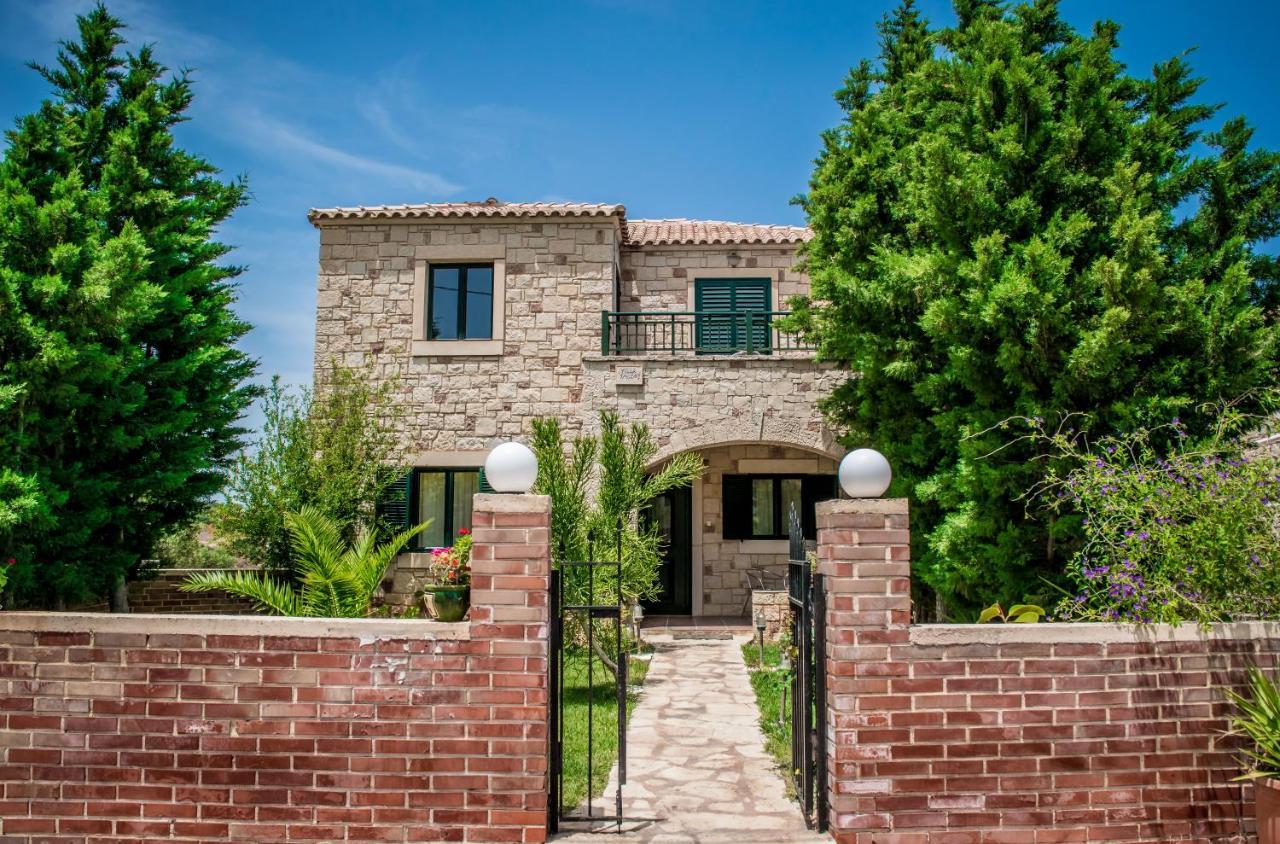 Niriides Old Listing