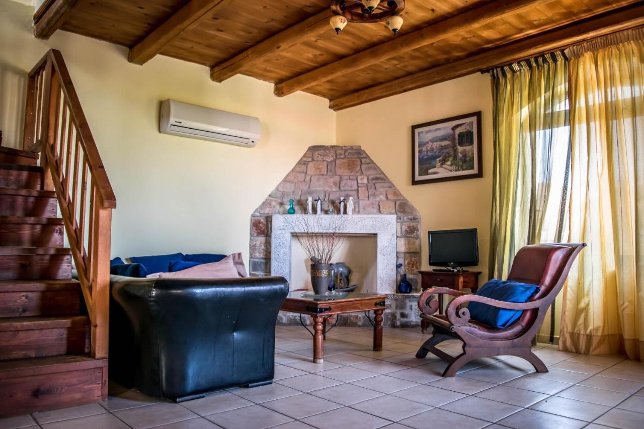 Villa Niriides Old Listing Hersonissos (Crete)