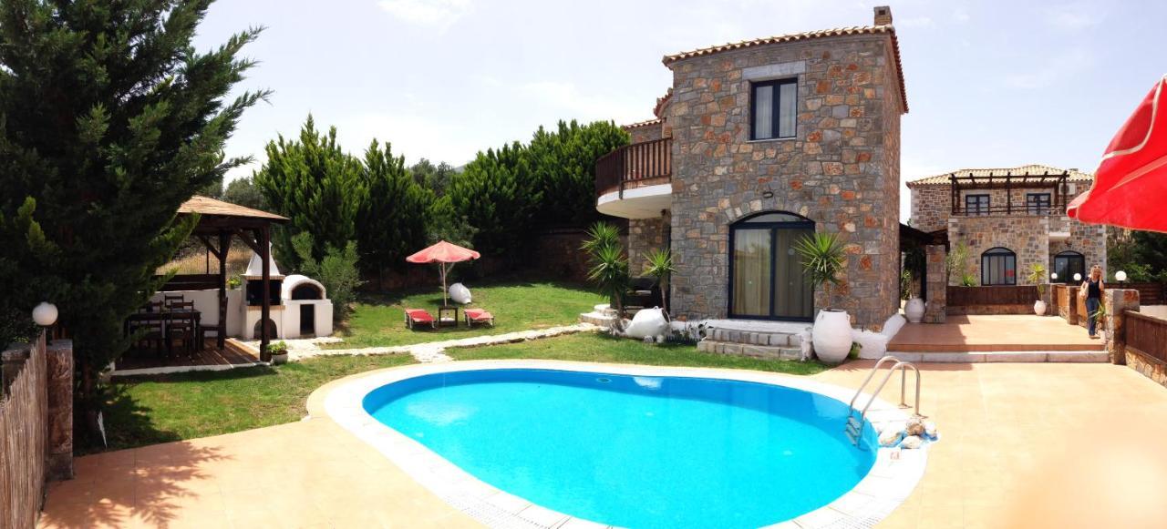 Niriides Old Listing Villa *