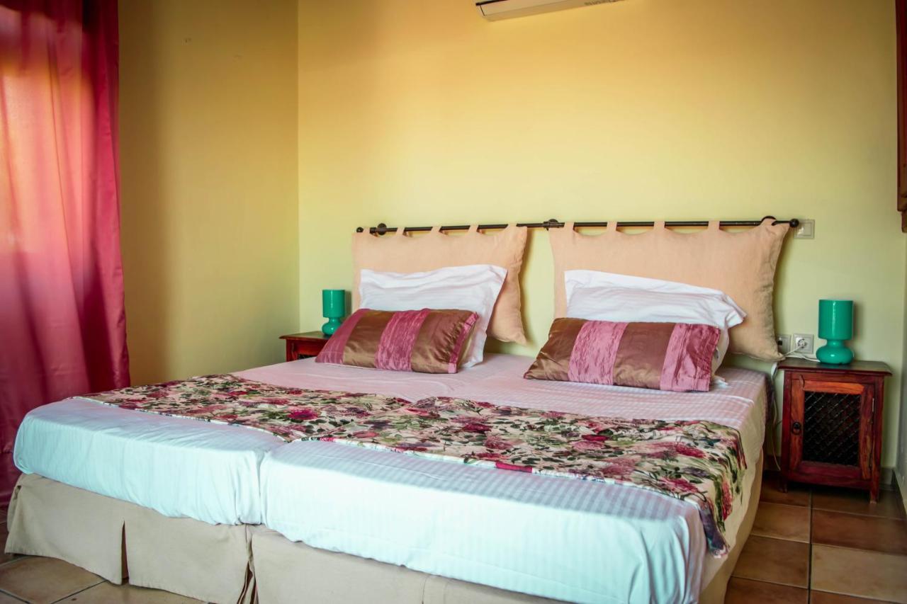 Villa Niriides Old Listing Hersonissos (Crete)