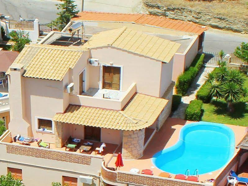 Niriides Old Listing Villa *